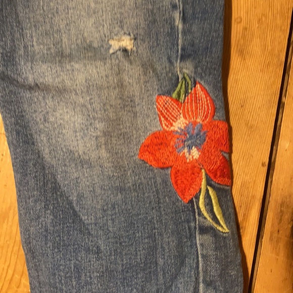 Bundle30 - Worn Skinny Denim Floral Jeans - Picture 3 of 5